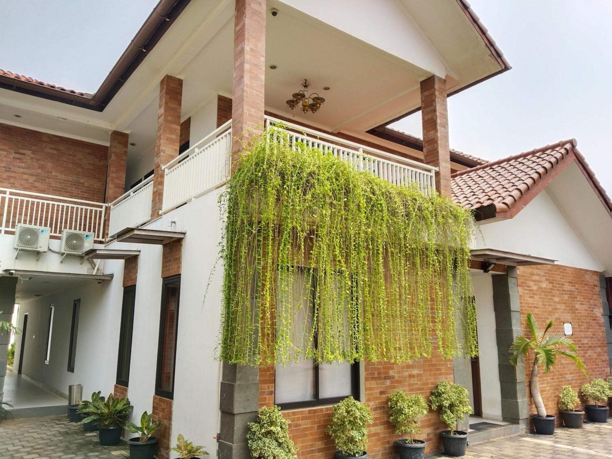 Dejati House Hotel เบกาซิ ภายนอก รูปภาพ